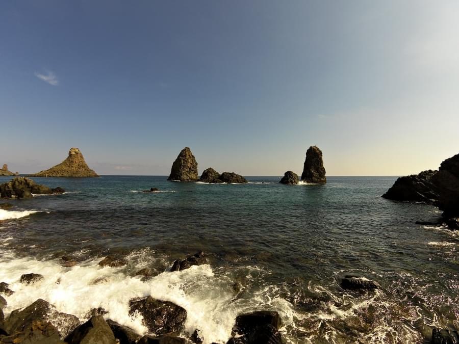 acitrezza faraglioni