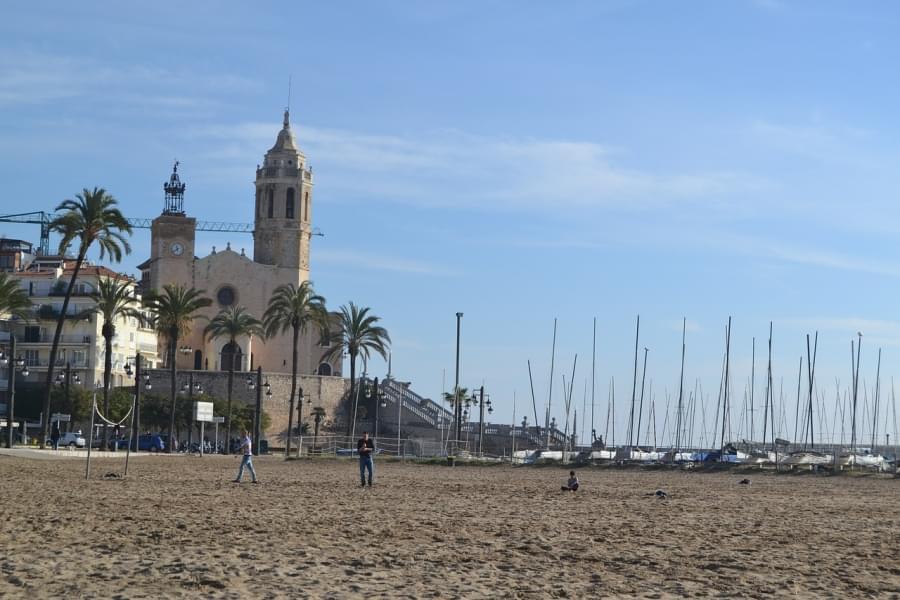 barcellona sitges beach chiesa