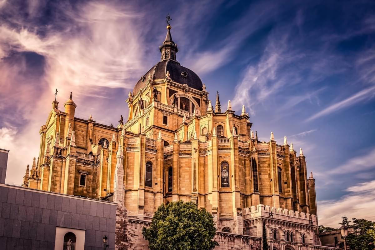 cattedrale almudena madrid spagna