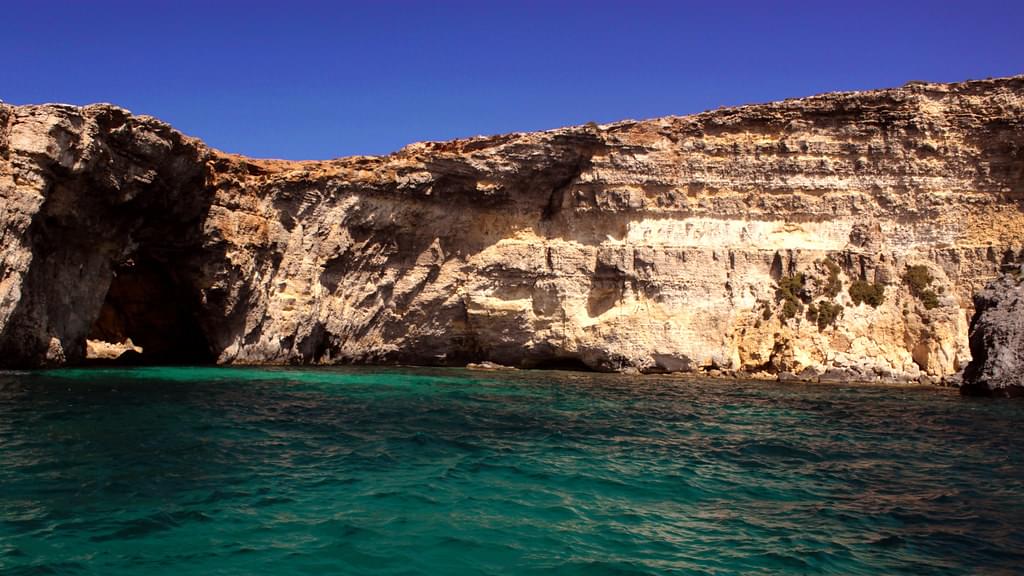 crystal lagoon comino