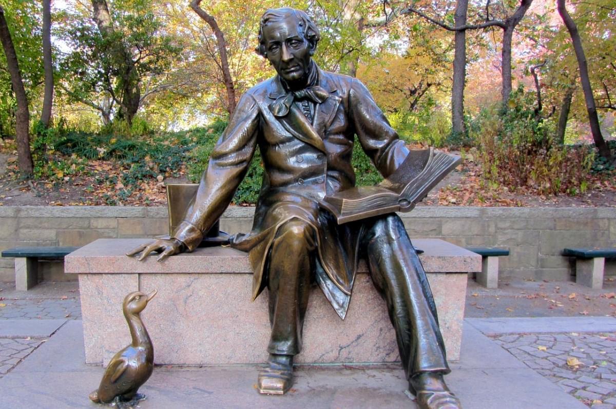 hans christian andersen scultura 1
