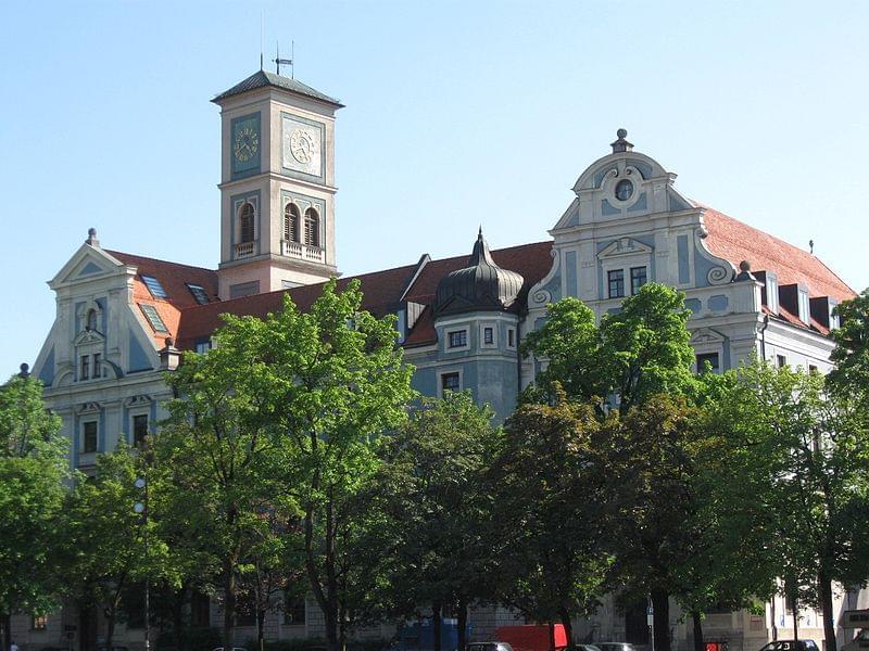 mariahilfplatz chiesa
