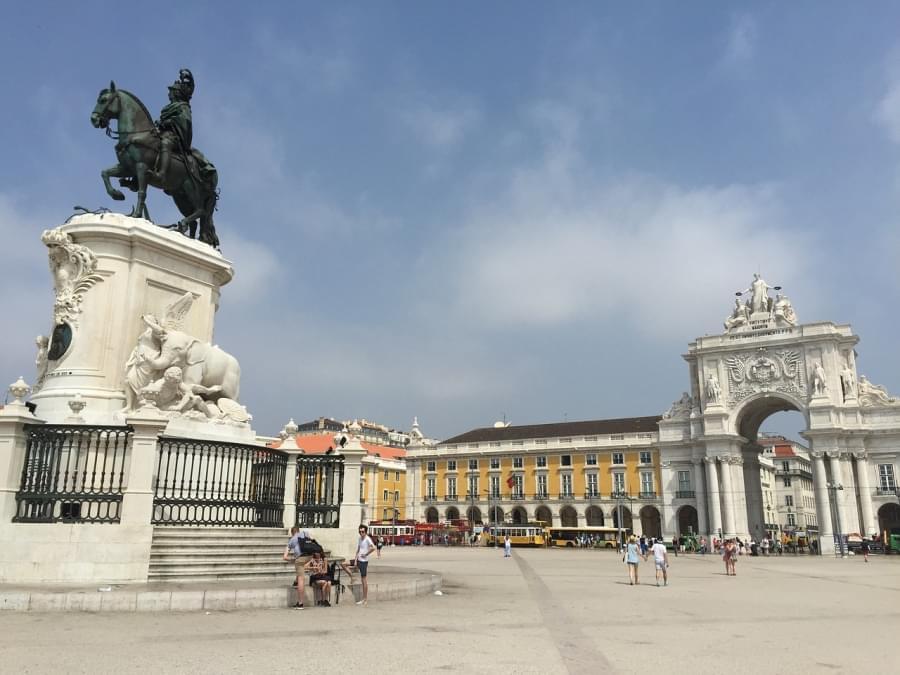 piazza del commercio a lisbona
