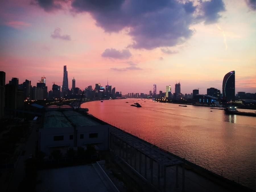 shanghai fiume huangpu al tramonto