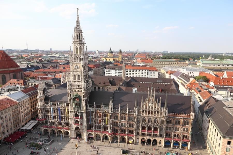 vista di marienplatz a monaco di baviera